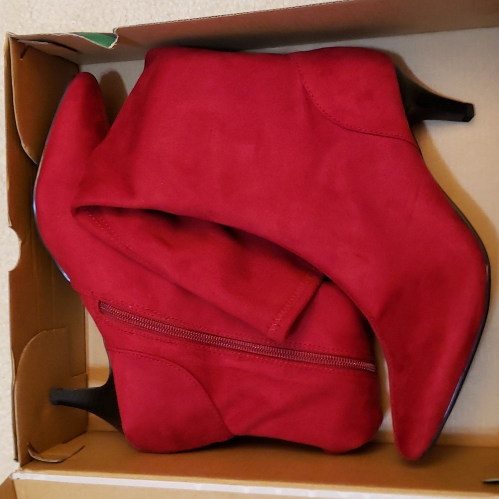 New in Box East 5th red knee high boots 2.5 inch heel